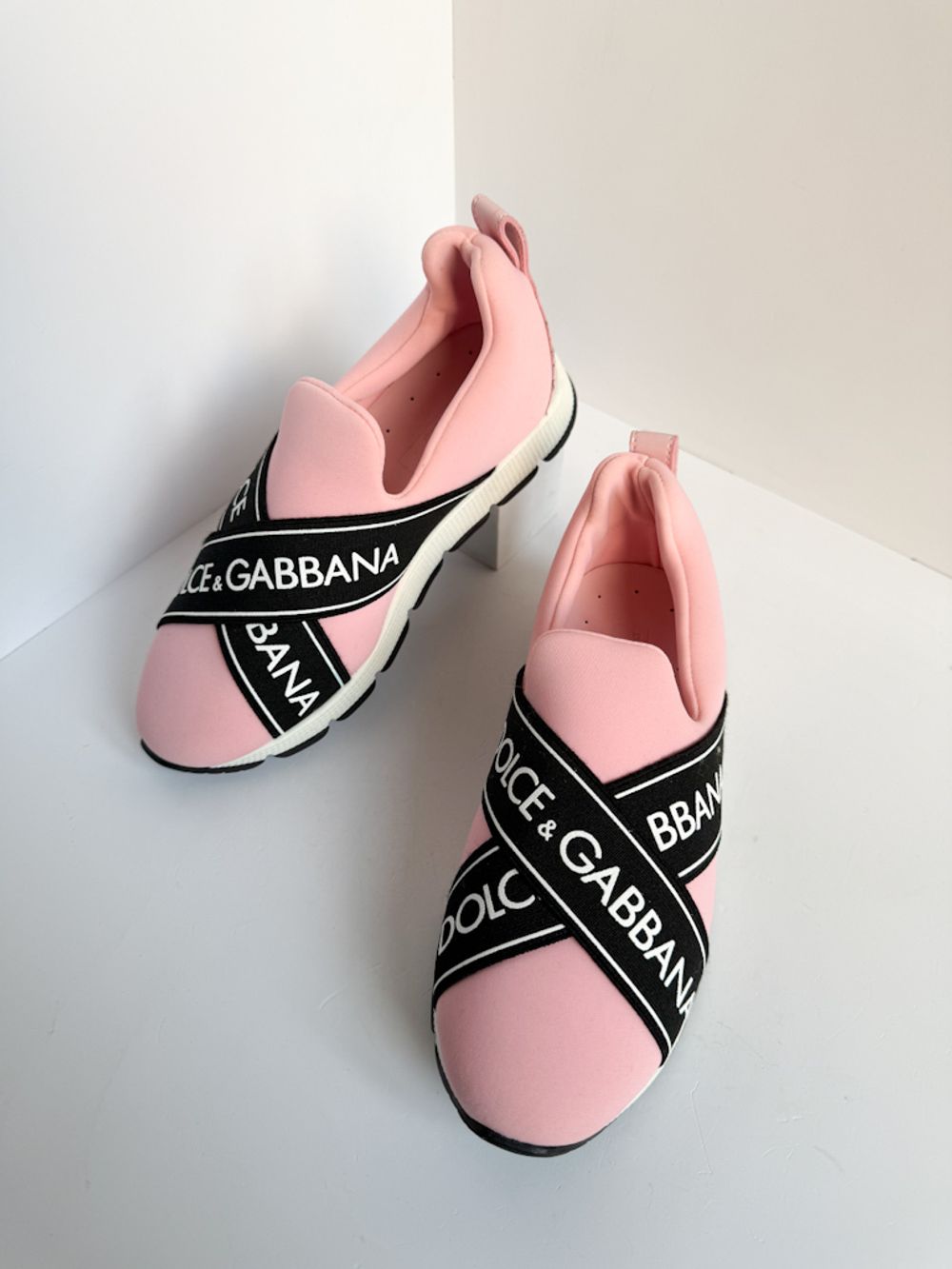 Новые кроссовки Dolce & Gabbana, 33