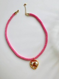 Розовый шнур и натуральный жемчуг