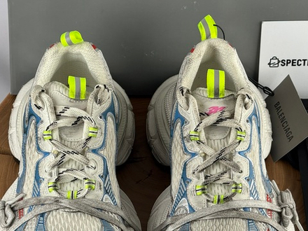 Balenciaga 3XL Sneaker White Blue Red