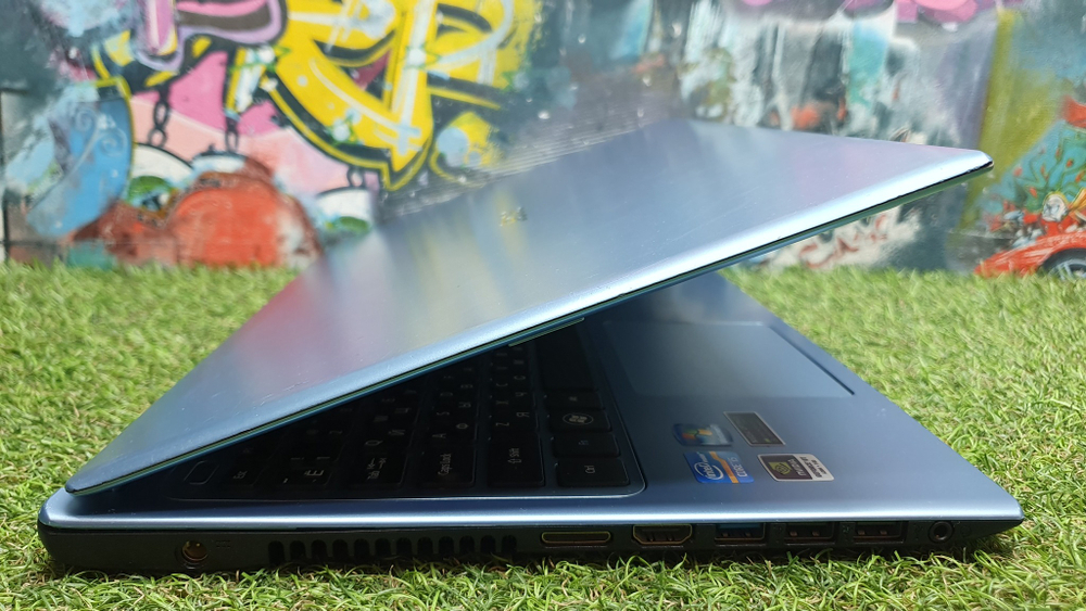 Ноутбук Acer i5/6 Gb/GT620M 1Gb