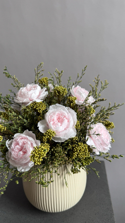 Композиция в кашпо Кермек