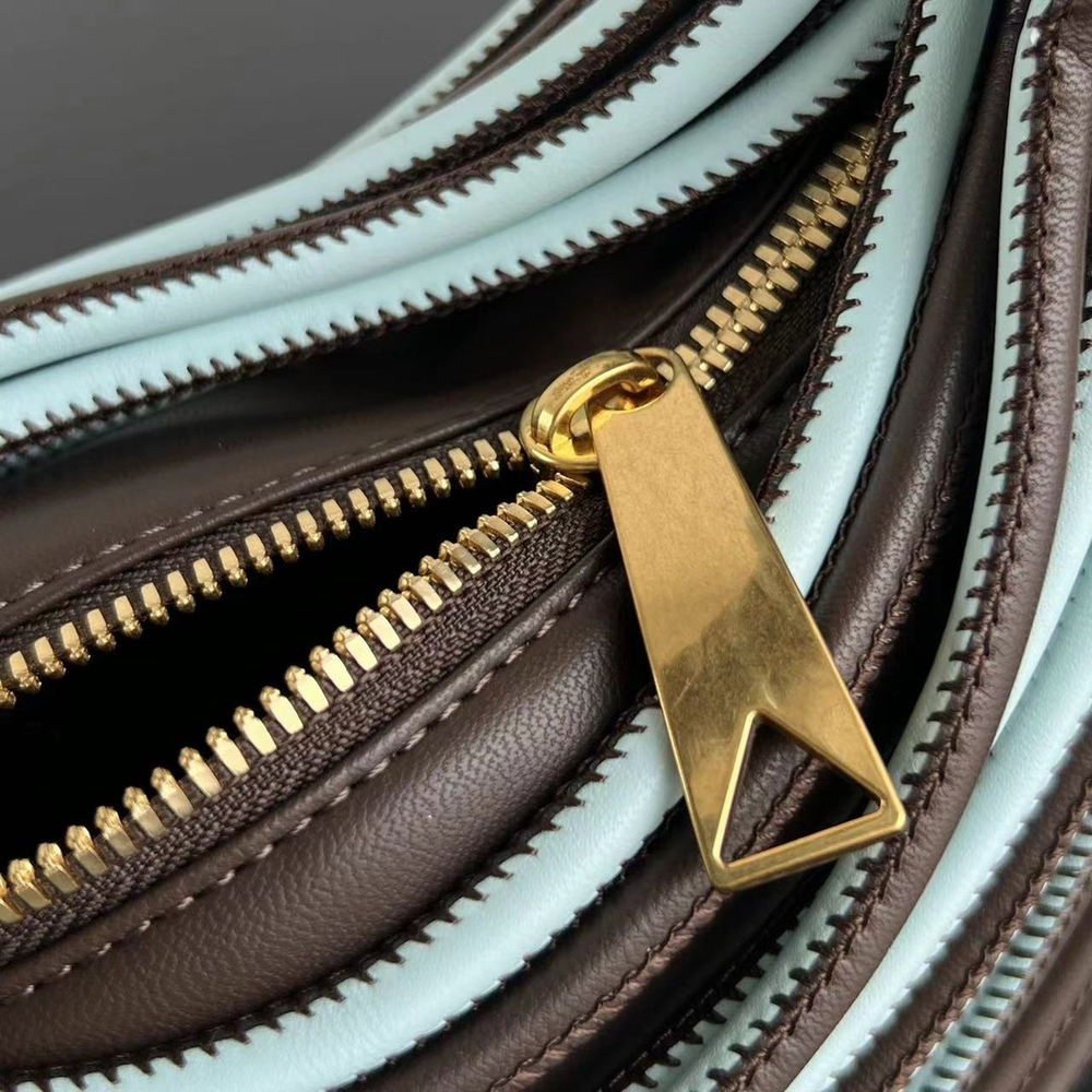 Bottega Veneta Mini Jodie 28 cm