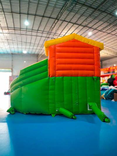 Водная горка с бассейном «Домик на пляже», 5*5*4 м