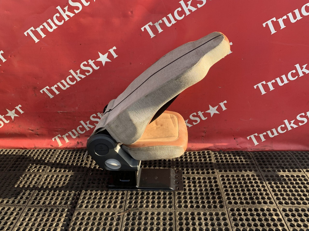 Сиденье пассажирское механическое 2023г