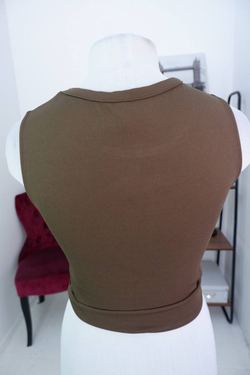 Топ Stradivarius модный, с вырезами, подойдет и для спорта, и с джинсами 44-46 размер