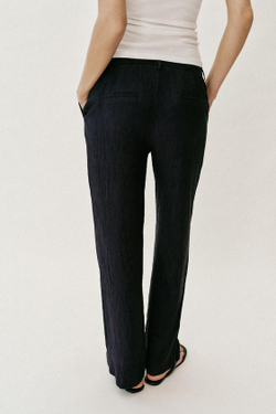 ZARA БРЮКИ ПРЯМОГО КРОЯ С ЭФФЕКТОМ ЖАТКИ, МОРСКОЙ СИНИЙ