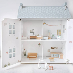 Кукольный домик в скандинавском стиле