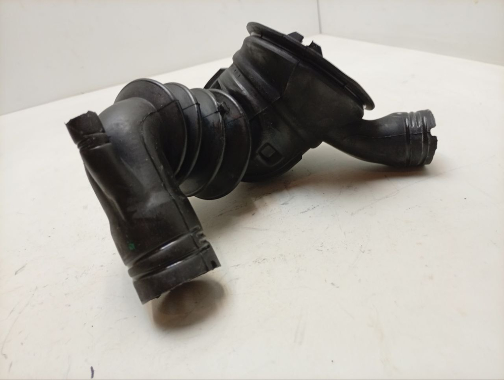 WFXI2840EU кт22 Сливной патрубок к стиральной машине Bosch Siemens 9000047124 б/у