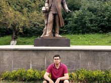 Bizdən biri yalan danışır