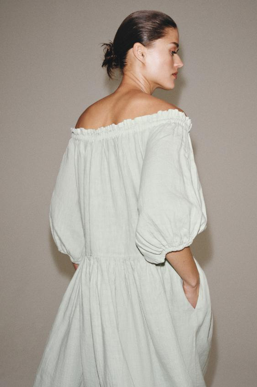 ZARA ПЛАТЬЕ МИДИ ИЗ 100% ЛЬНА — ZW COLLECTION, ЦВЕТ МОРСКОЙ ВОЛНЫ