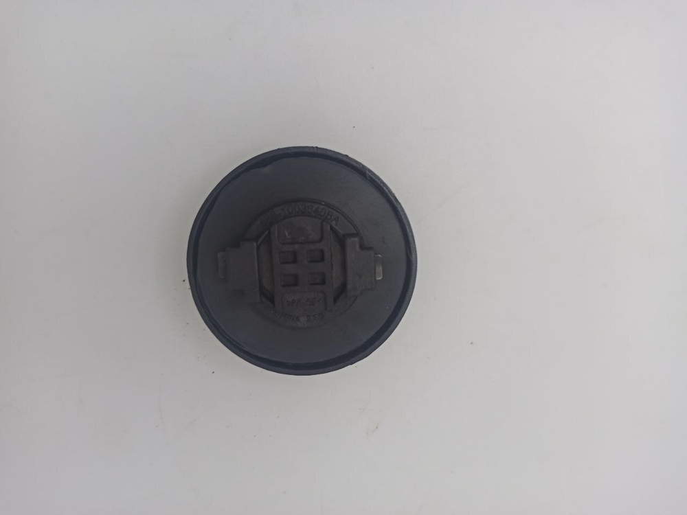 Крышка маслозаливной горловины  арт. 4801003040BA Chery