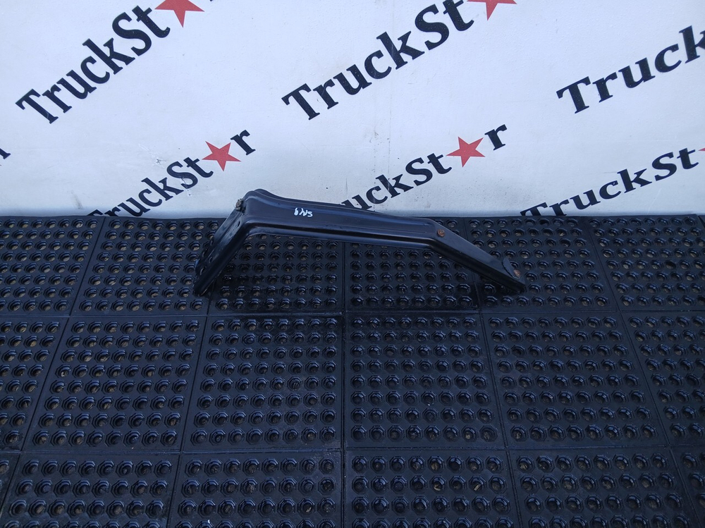 Кронштейн крыла переднего левого 2022г.