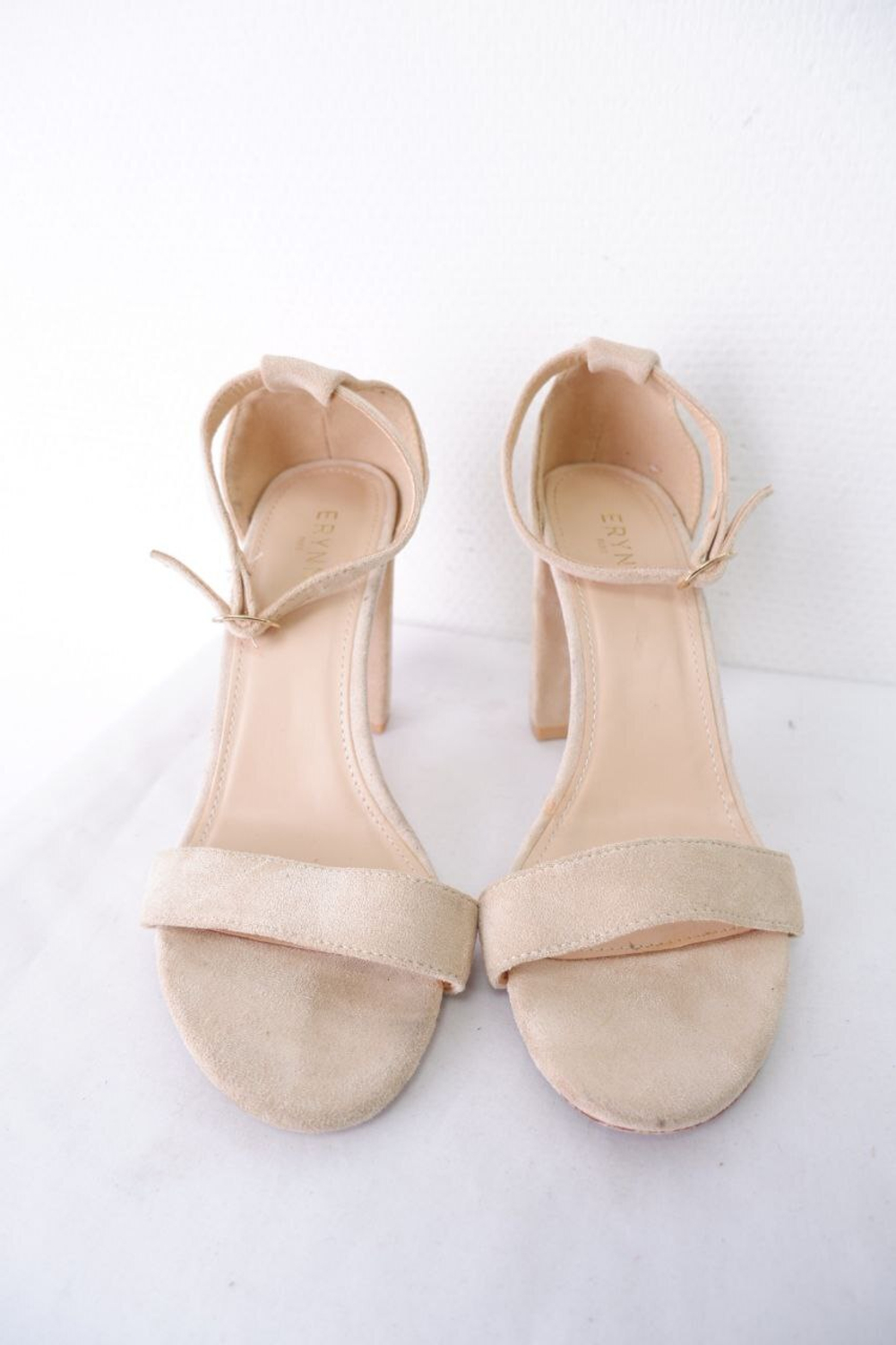 Туфли Erynn на каблуке 40 размер