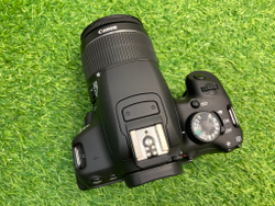 Canon 650D kit 18-55mm 3.5-5.6 IS II 2.500 кадров