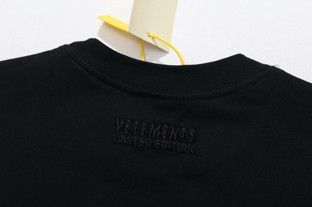 Футболка Vetements