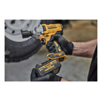 Аккумуляторный гайковерт DeWalt DCF892P2T ударный