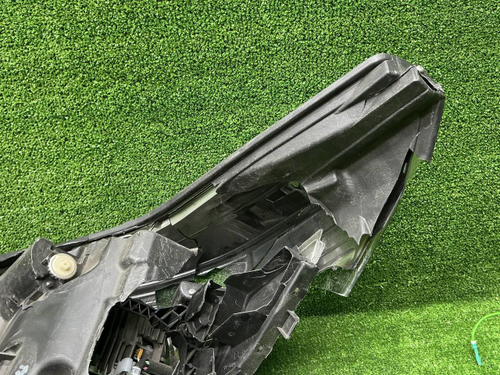 Битая Фара правая Subaru Forester 5 SK (18-21) LED