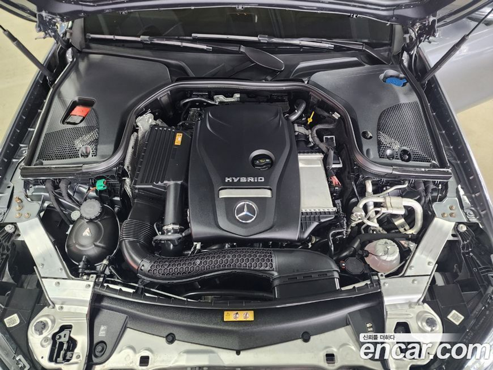 Mercedes-Benz E-Class W213 E300e 4MATIC Exclusive (06.2020)