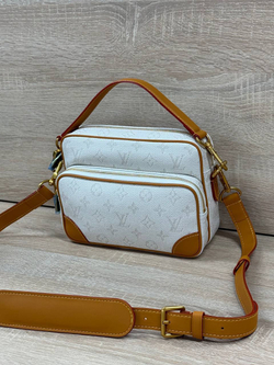 Сумка-мессенджер Louis Vuitton