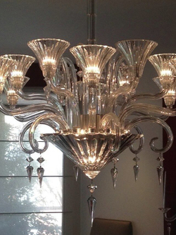 Элегантная хрустальная люстра Baccarat