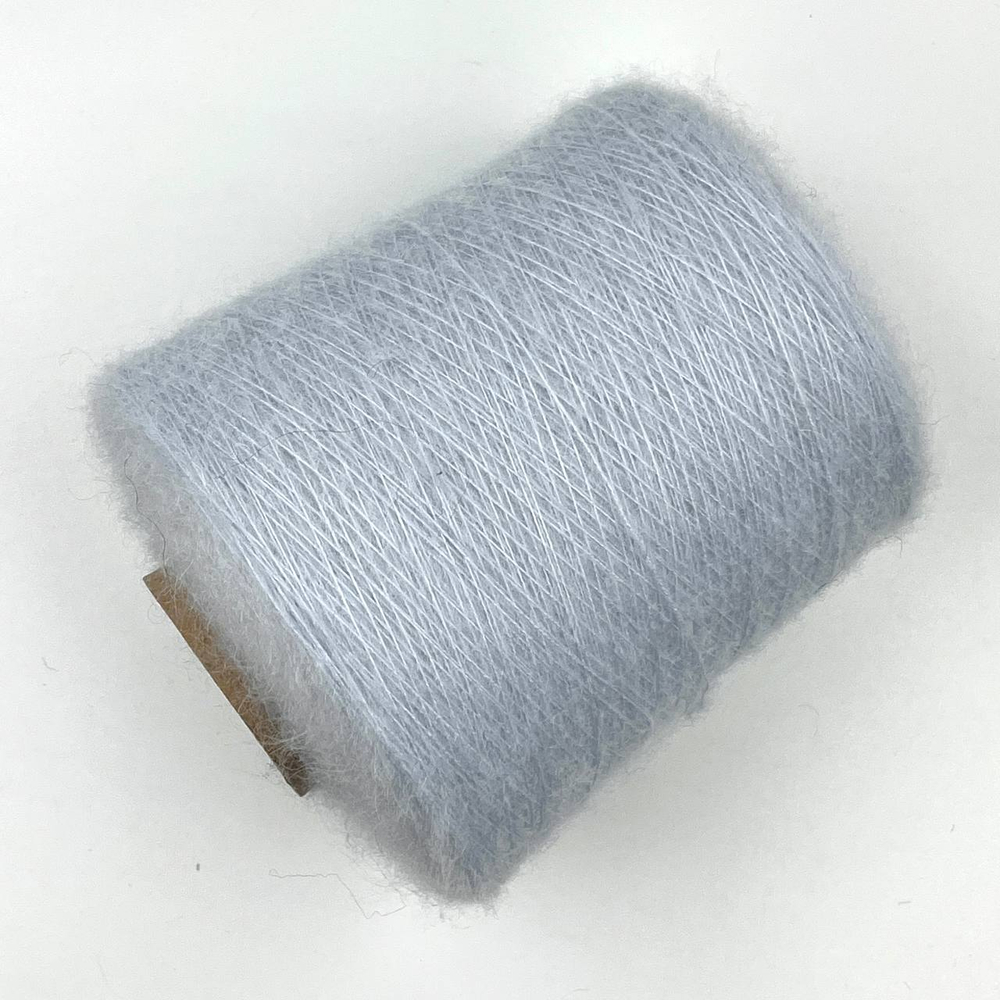 Кид-мохер 70%, шелк 18%, па 12%, 1000м/100г, бело-голубой