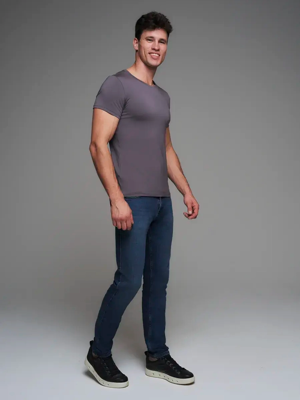 Футболка спортивная однотонная