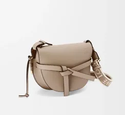 Кожаная сумка Loewe Gate кремовый
