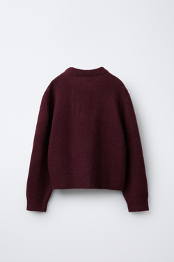 ZARA ВЯЗАНЫЙ СВИТЕР С ВЫШИВКОЙ СОБАКИ, БУРГУНДИ