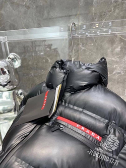 Пуховик Prada