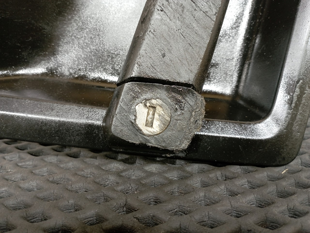 Ручка двери наружная левая 2020г