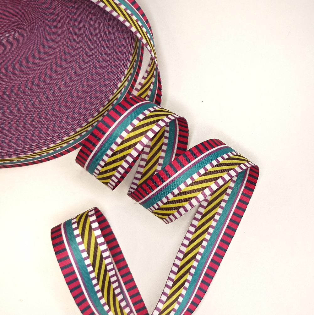 Стропа  Цветная геометрия 4см