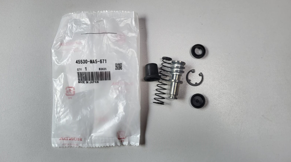 ремкомплект тормозного цилиндра Honda CBR1000F CBR600F CBR600F4i Valkyrie 45530-MA5-671