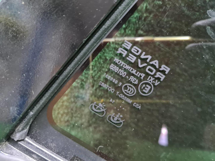 Форточка двери задняя правая RR Vogue 4 L405 12-22