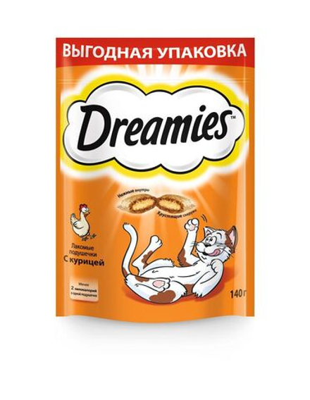 Лакомство Dreamies для кошек лакомые подушечки с курицей 200 г