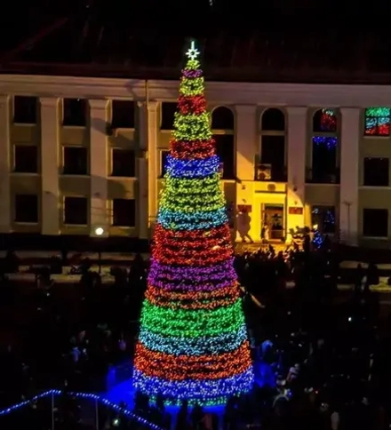 Уличная светодинамическая елка Евро-2 зеленая 28 м., каркасная, ПВХ, Green Trees (GT28EVPVCLED)