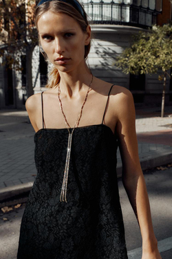 ZARA ДЛИННЫЙ АСИММЕТРИЧНЫЙ КРУЖЕВНОЙ ТОП, ЧЕРНЫЙ