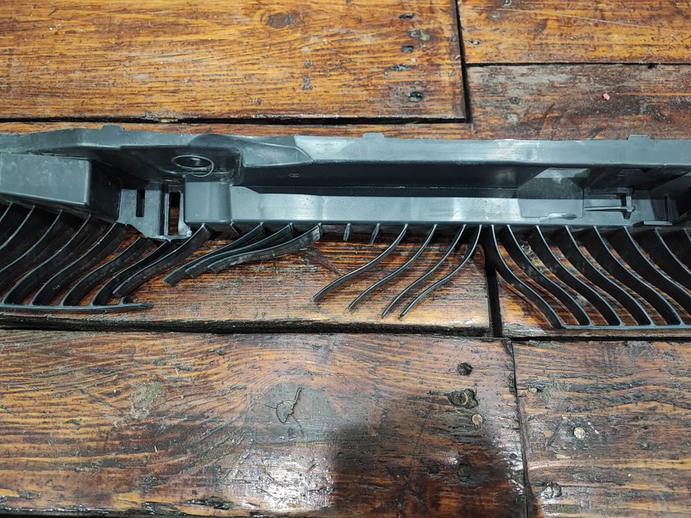 Кронштейн заднего бампера Volkswagen Tiguan 2 16-20 Б/У Оригинал 5NR807863