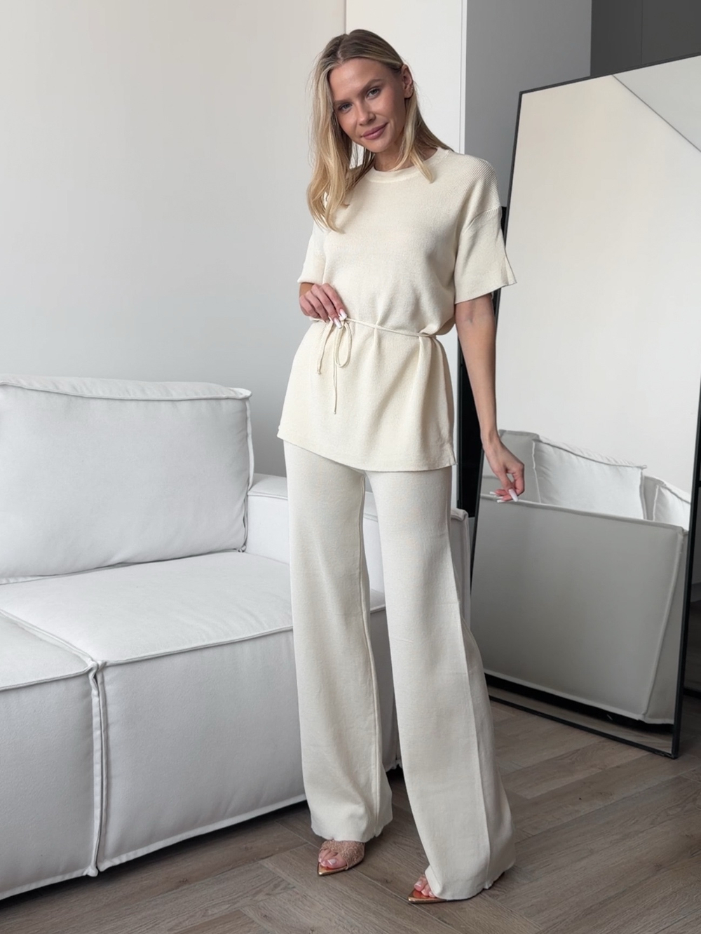 Комплект вязаный, удлиненная футболка на завязке и брюки