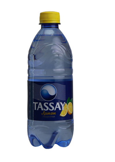 Вода Tassay газированная со вкусом лимона 0.5 л.