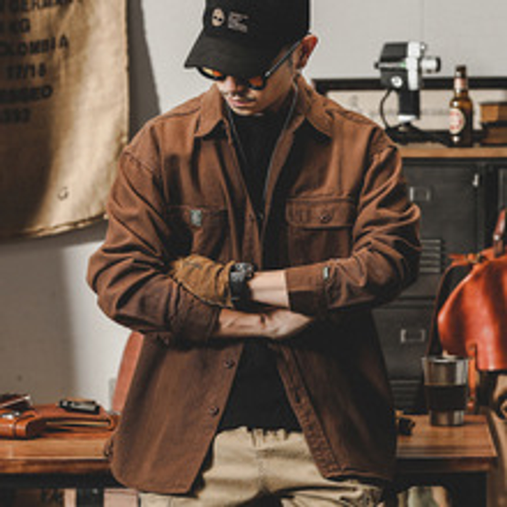 Весенняя рубашка для мужчин с двумя накладными карманами и длинными рукавами. Американский ретро стиль от бренда Jerrueno