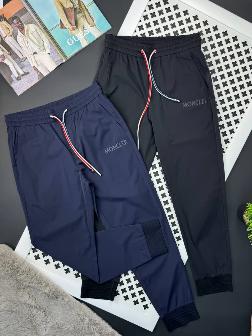 Спортивные штаны Moncler