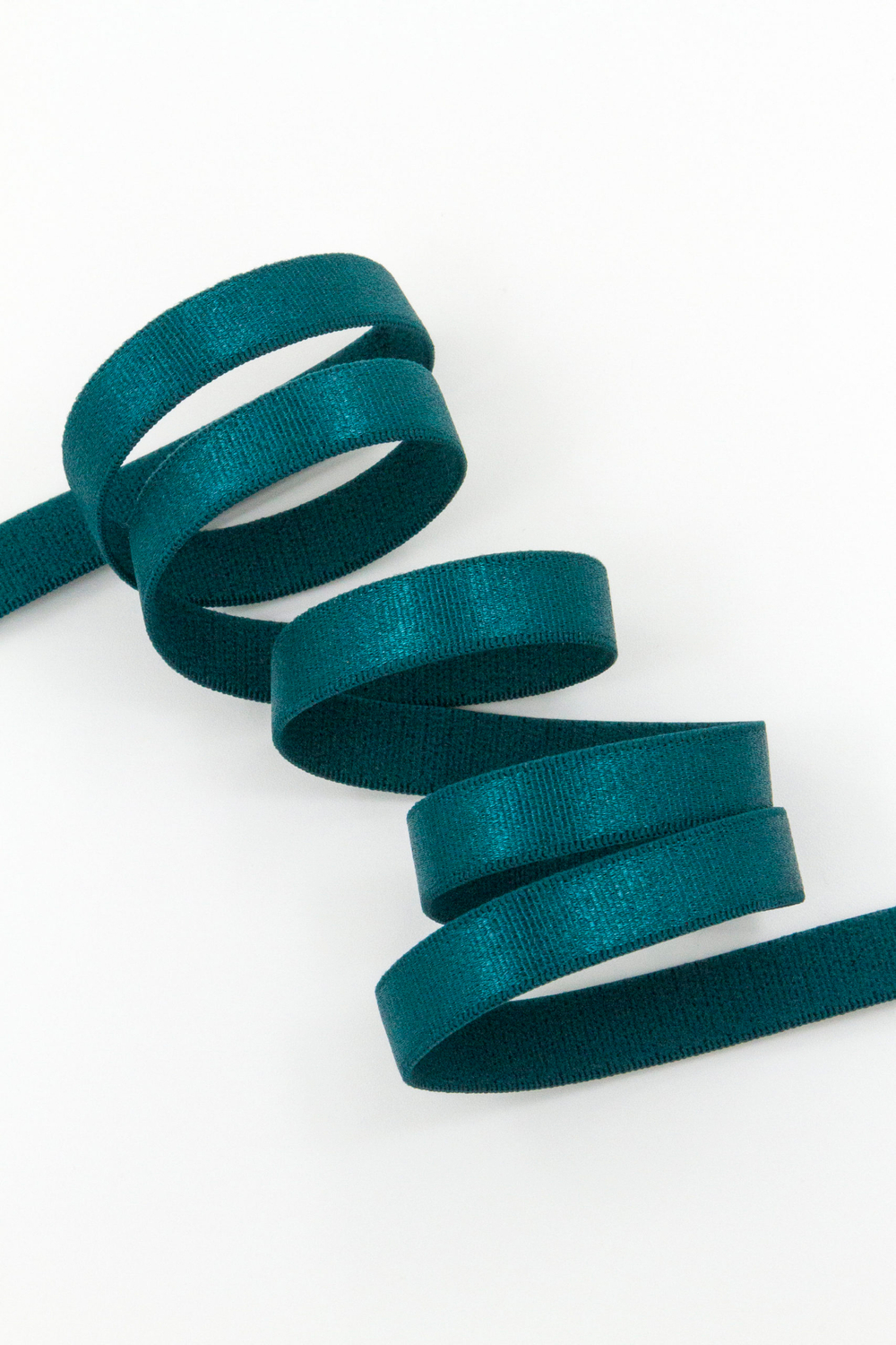 Резинка бретелечная 10 мм глянцевая изумруд