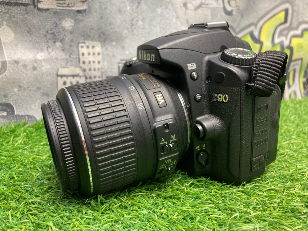 Nikon D90 kit 18-55mm 3.5-5.6G VR 1.700 кадров