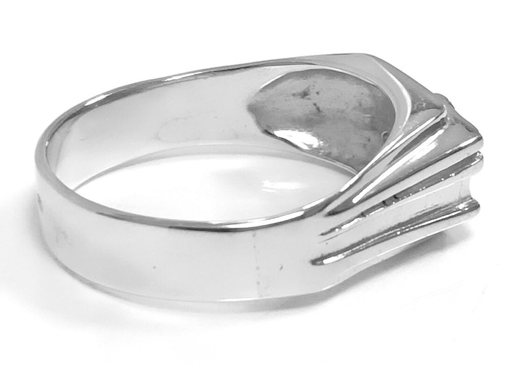 Ювелирное кольцо из серебра