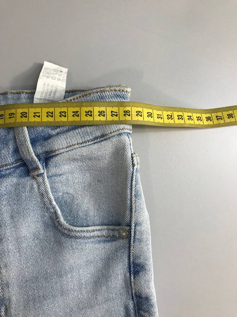 Джинсы Zara модного цвета, маркировка 32, визуально 38 размер