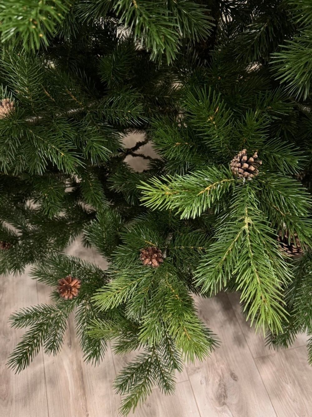 Ель искусственная «Камчатская с шишками» (Литая хвоя) 250 см / 2,5 м