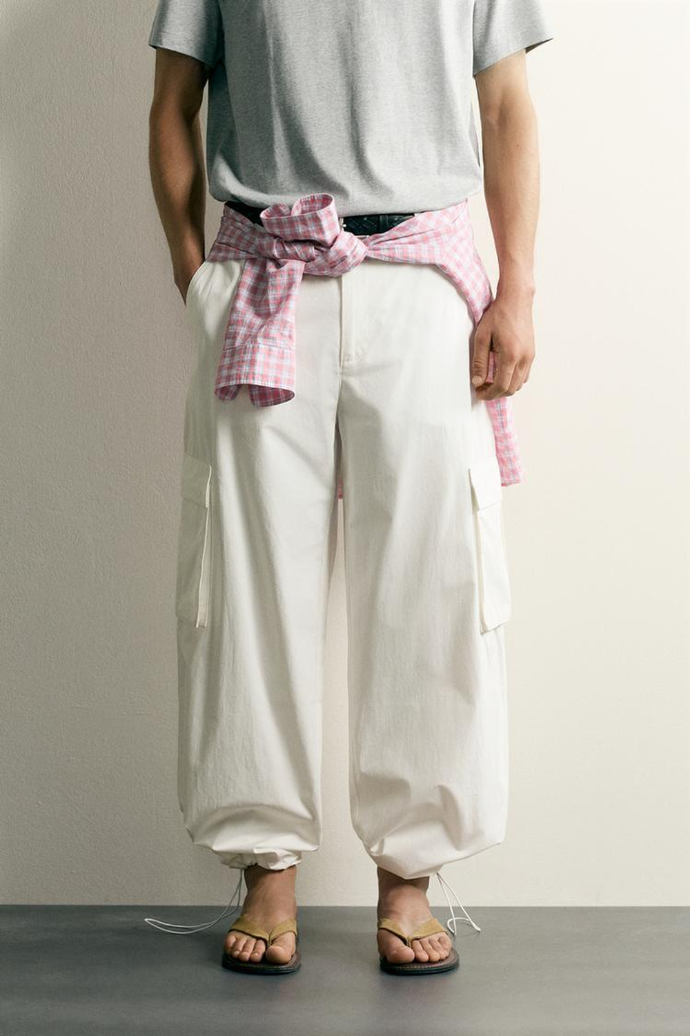 ZARA ДЖОГГЕРЫ КАРГО RELAXED FIT, БЕЛЫЙ