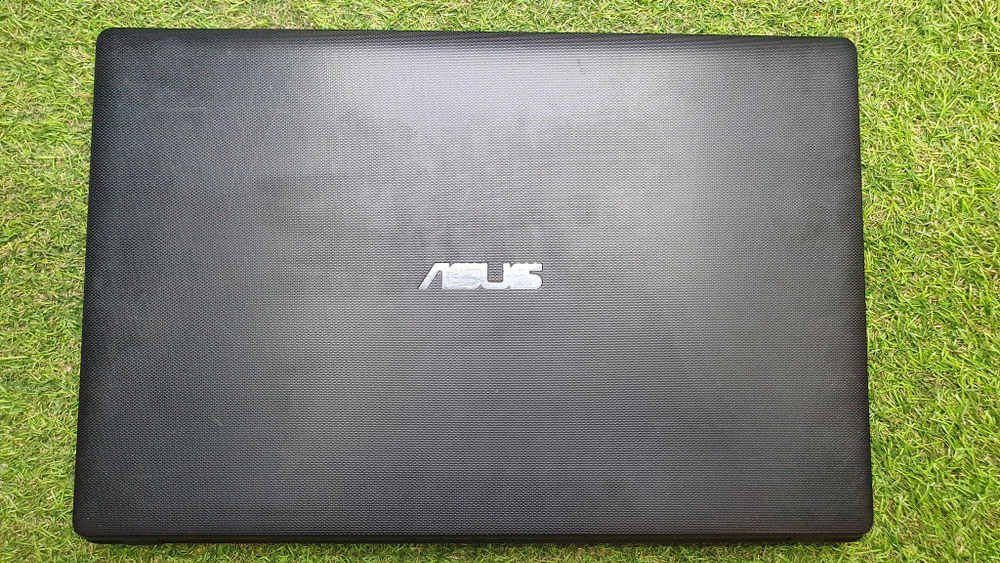 Ноутбук ASUS Pentium/4Gb