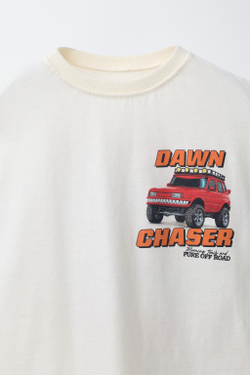 ZARA ФУТБОЛКА С ПРИНТОМ, ЭКРЮ