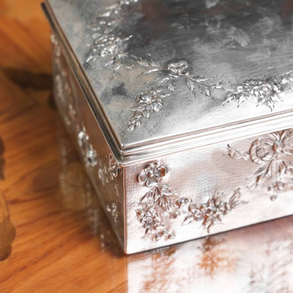 Шкатулка в стиле Людовика XVI